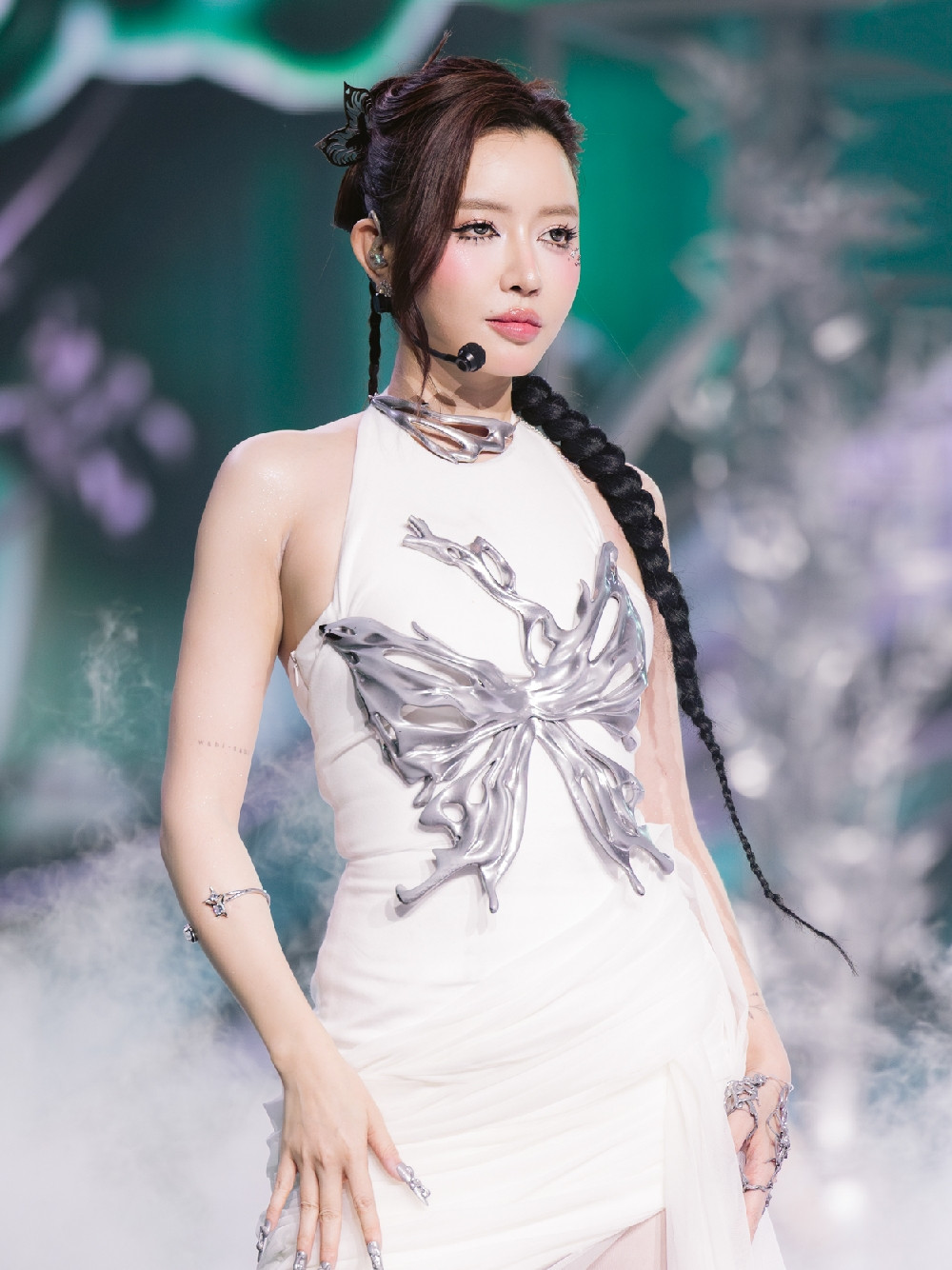 Phương Mỹ Chi hát cải lương, Bích Phương phát ngôn gây sốc ở 'Em xinh' - Ảnh 3. Phương Mỹ Chi hát cải lương, Bích Phương phát ngôn gây sốc ở 'Em xinh' - Ảnh 3.