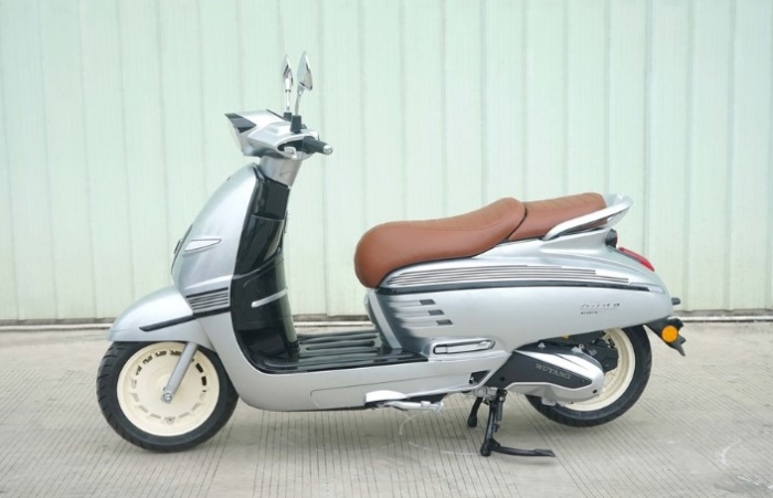 Xe ga 150cc giá 36 triệu đồng đẹp tựa Vespa, trang bị đỉnh cao hơn SH Mode, rẻ ngang Vision- Ảnh 3. Xe ga 150cc giá 36 triệu đồng đẹp tựa Vespa, trang bị đỉnh cao hơn SH Mode, rẻ ngang Vision- Ảnh 3.