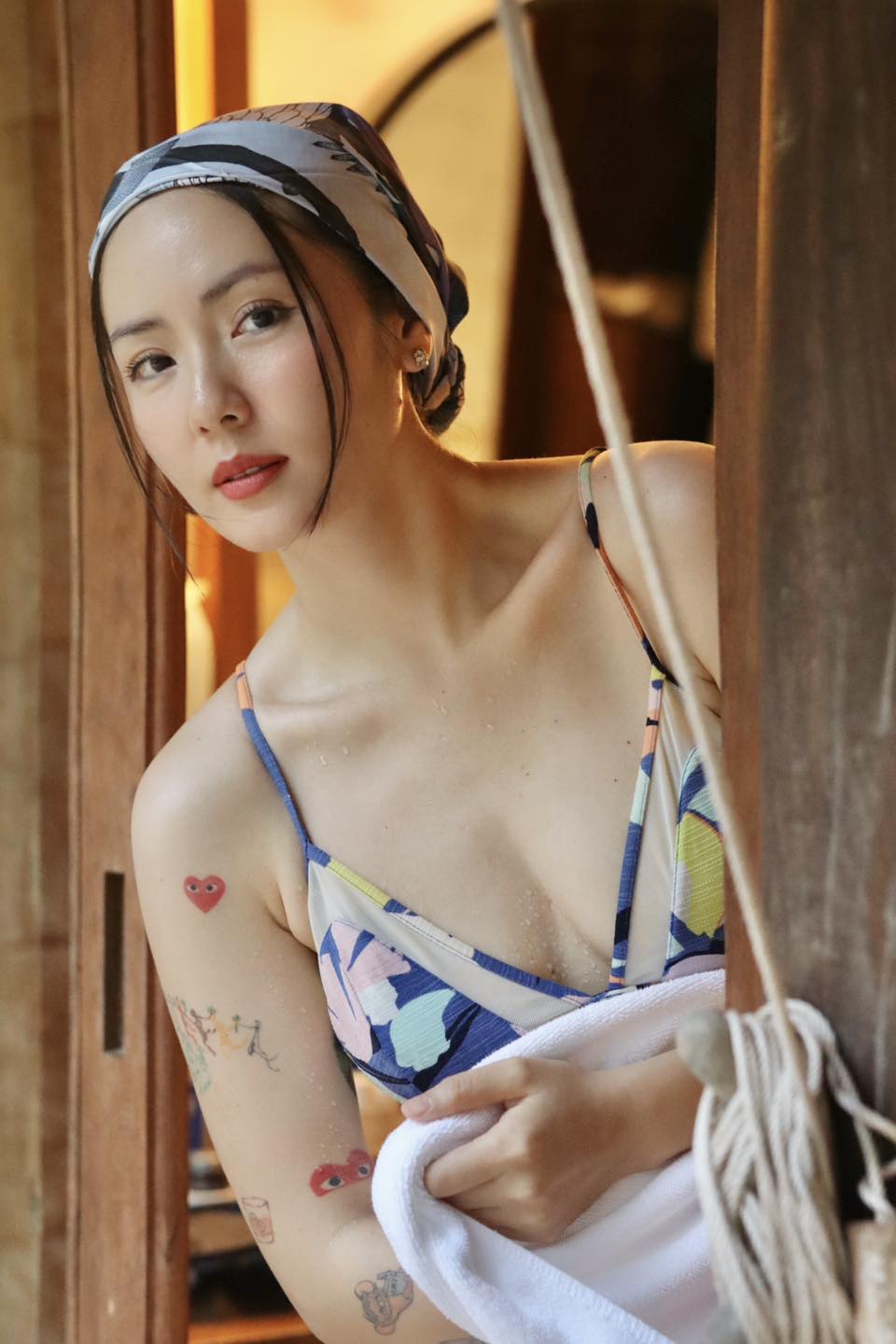 Nữ ca sĩ quê Thanh Hóa là 'người tình âm nhạc' của Hà Anh Tuấn, gây choáng với gu thời trang ở tuổi tứ tuần - Ảnh 8. Nữ ca sĩ quê Thanh Hóa là 'người tình âm nhạc' của Hà Anh Tuấn, gây choáng với gu thời trang ở tuổi tứ tuần - Ảnh 8.