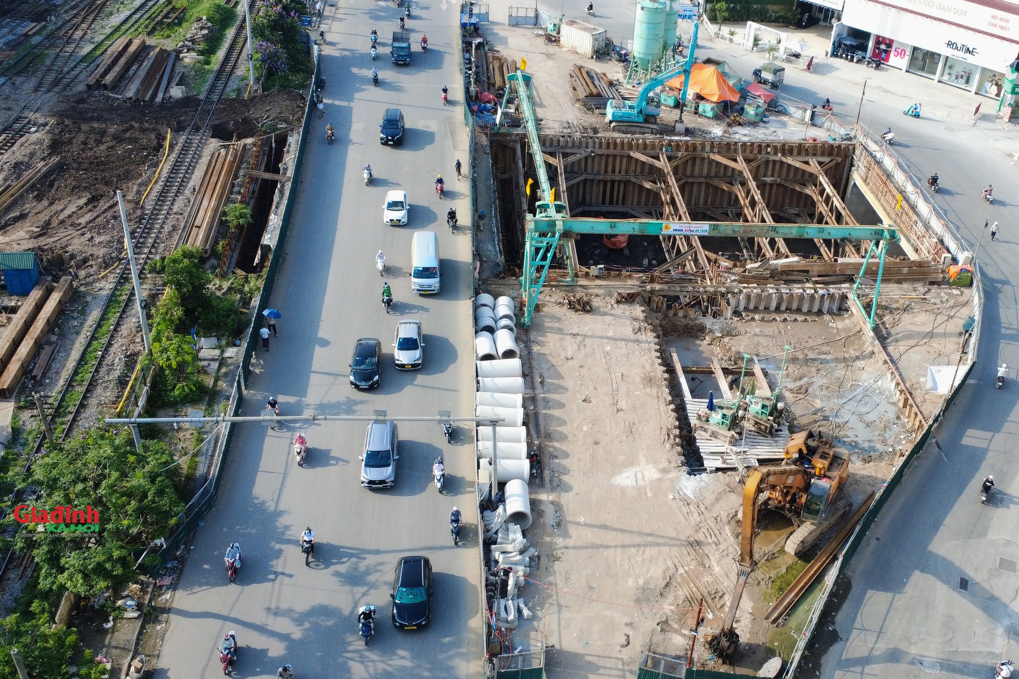 Hiện trạng hầm chui gần 800 tỷ đồng ở Hà Nội dự kiến thông xe trong năm 2025 - Ảnh 3. Hiện trạng hầm chui gần 800 tỷ đồng ở Hà Nội dự kiến thông xe trong năm 2025 - Ảnh 3.