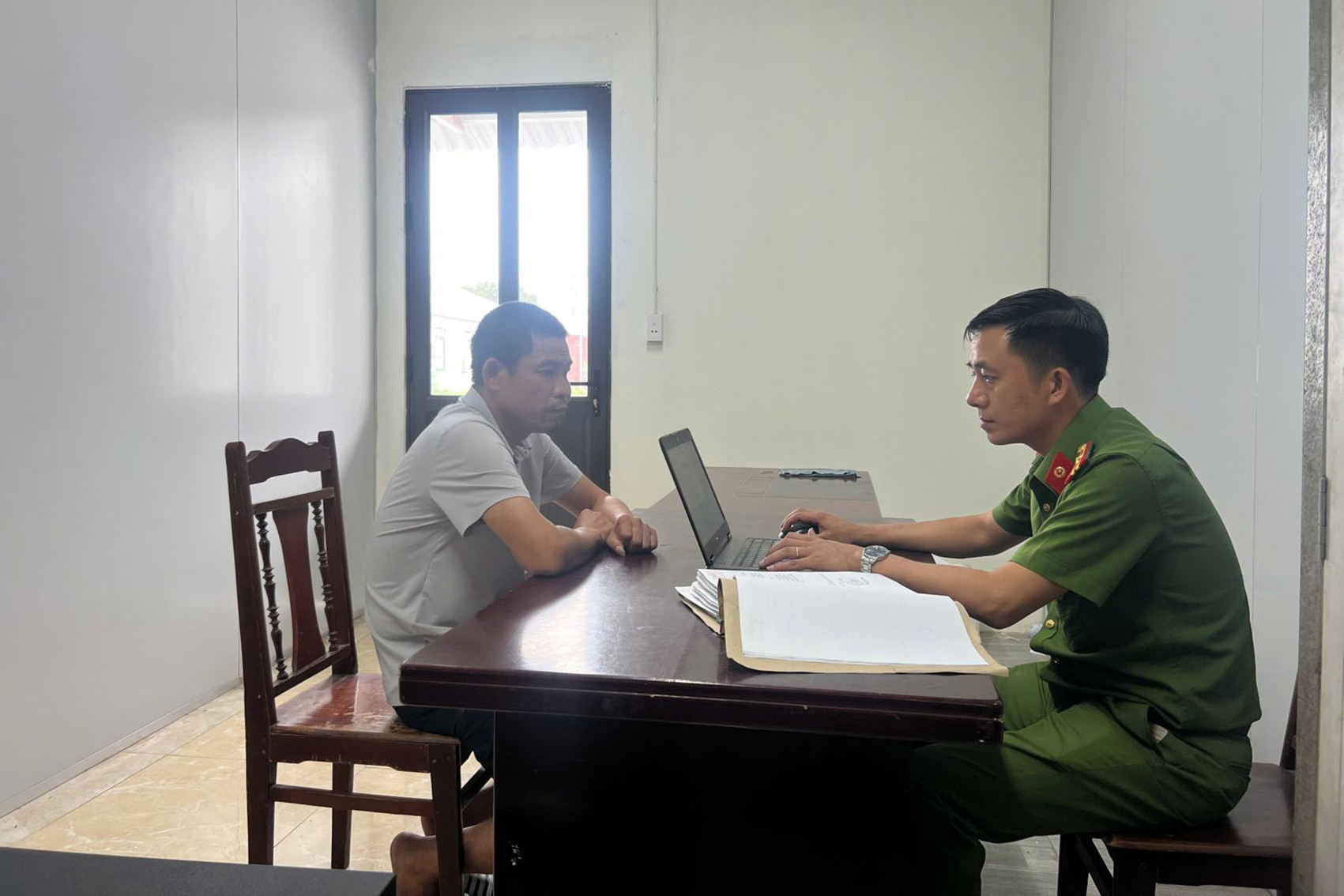 Vụ cháy ở Hưng Yên khiến 6 người tử vong: Bắt tạm giam 2 đối tượng - Ảnh 2. Vụ cháy ở Hưng Yên khiến 6 người tử vong: Bắt tạm giam 2 đối tượng - Ảnh 2.