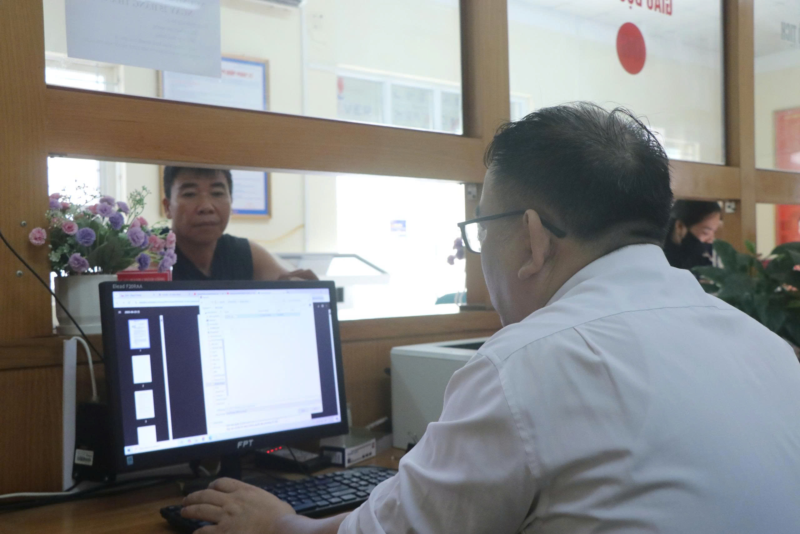 Không khí ngày đầu vận hành chính quyền 2 cấp ở tỉnh Thái Nguyên- Ảnh 4.