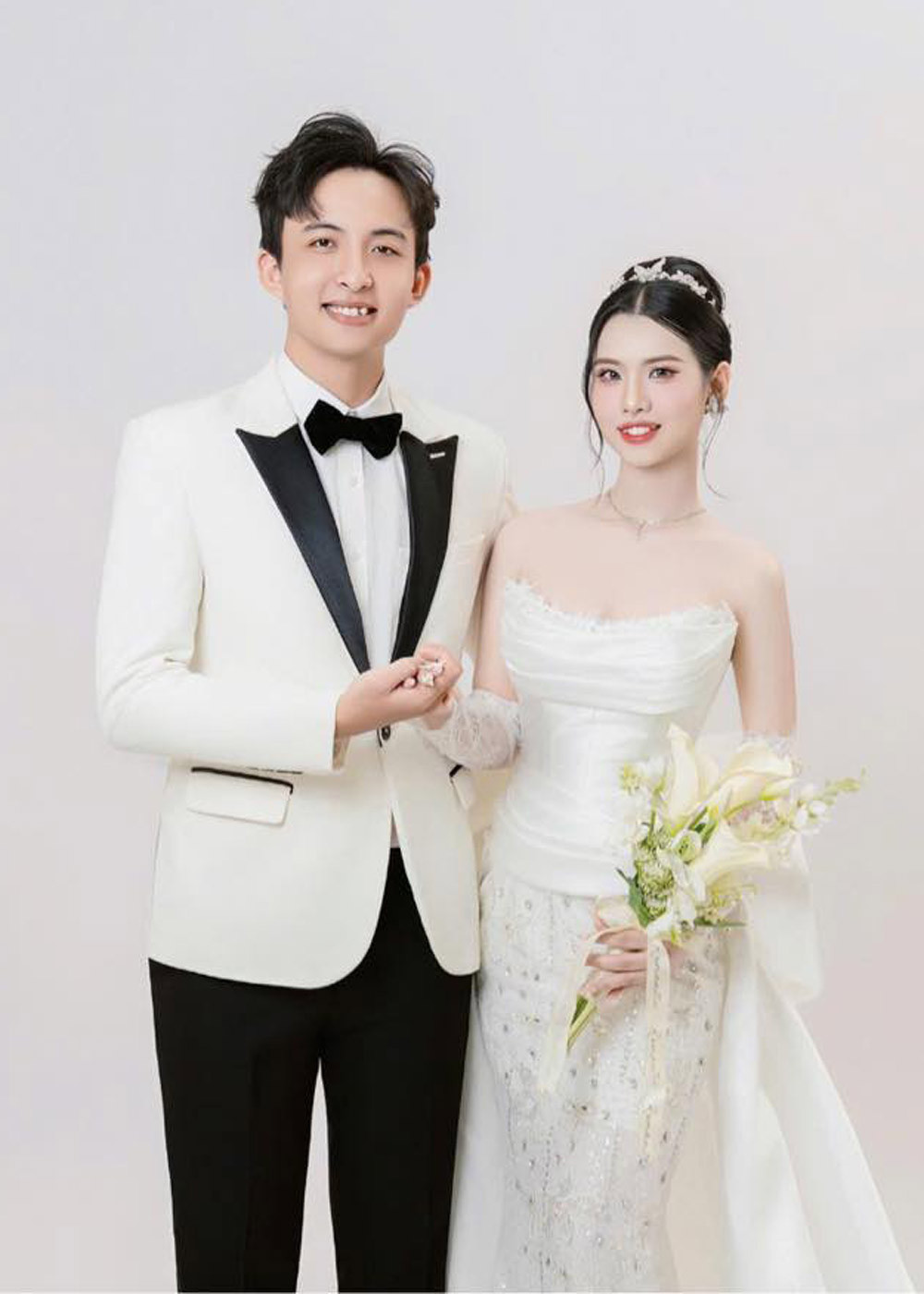 Chị gái lấy chồng, em trai cưới vợ cùng ngày, đám cưới nhiều điều thú vị - Ảnh 3. Chị gái lấy chồng, em trai cưới vợ cùng ngày, đám cưới nhiều điều thú vị - Ảnh 3.