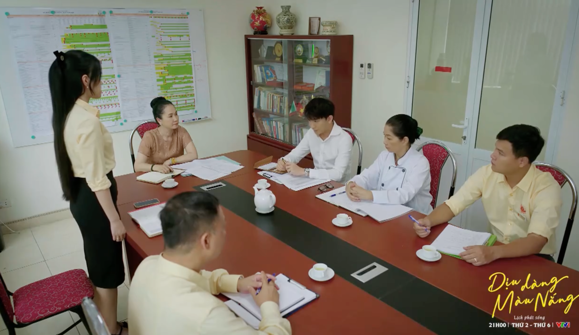 Dịu dàng màu nắng - Tập 27: Vợ chồng Bắc - Lan Anh "gương vỡ lại lành"? - Ảnh 3. Dịu dàng màu nắng: Lan Anh bị gọi là tiểu tam ở spa - Ảnh 3.