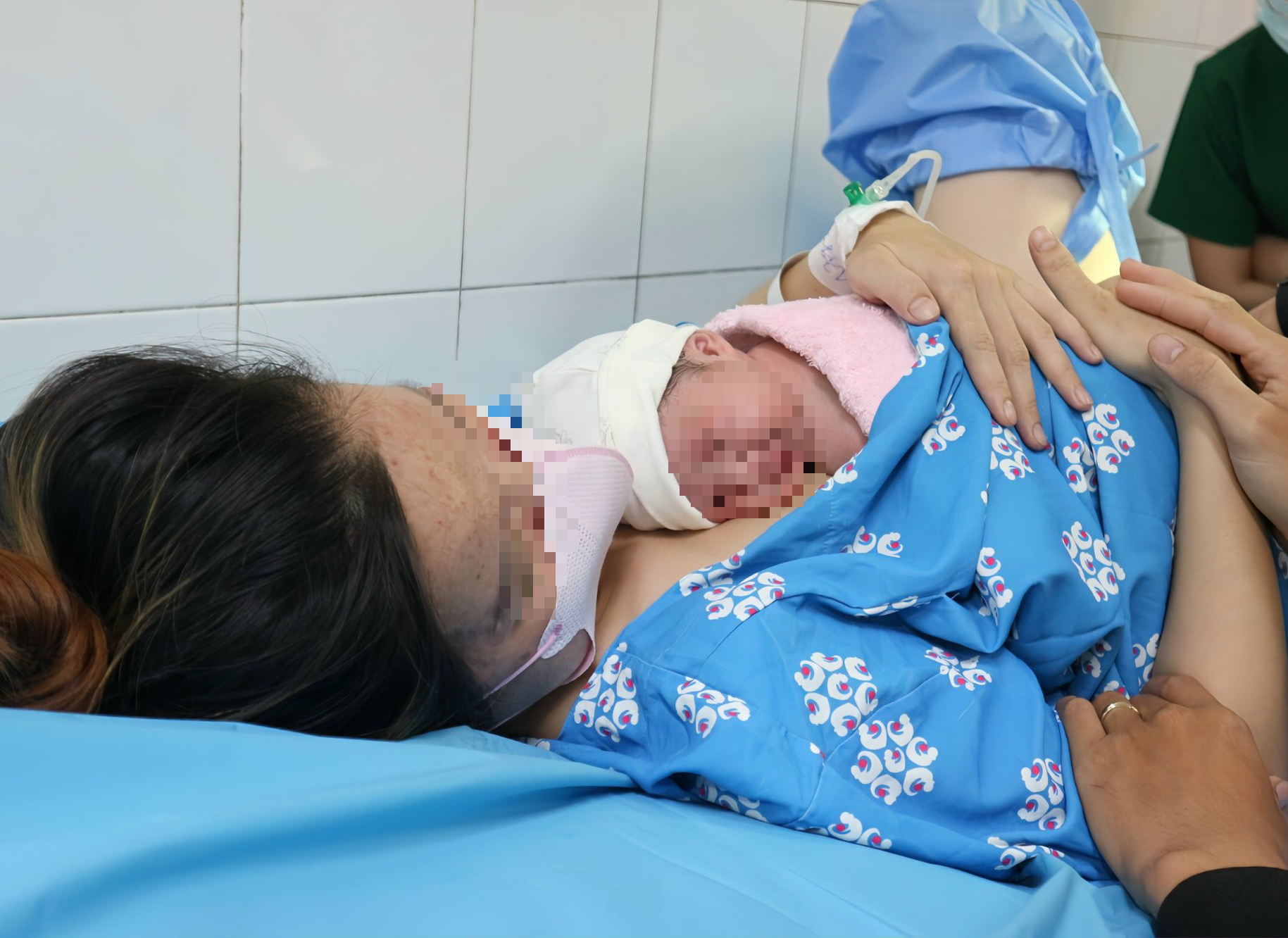 Ngày Dân số Thế giới 11/7: Nâng cao nhận thức của cộng đồng về vai trò, quyền lợi và trách nhiệm trong vấn đề sinh sản- Ảnh 1. Ngày Dân số Thế giới 11/7: Nâng cao nhận thức của cộng đồng về vai trò, quyền lợi và trách nhiệm trong vấn đề sinh sản- Ảnh 1.