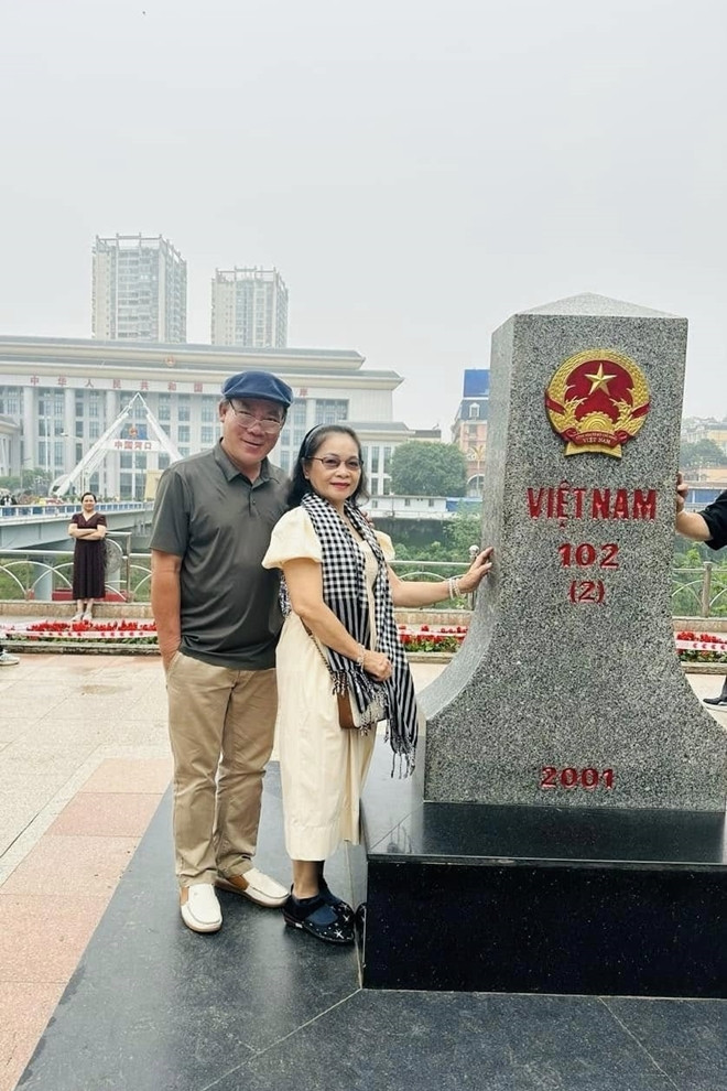 Đời nam nghệ sĩ leo rào bệnh viện thăm con, hơn 30 năm xa vợ - Ảnh 14. Đời nam nghệ sĩ leo rào bệnh viện thăm con, hơn 30 năm xa vợ - Ảnh 14.