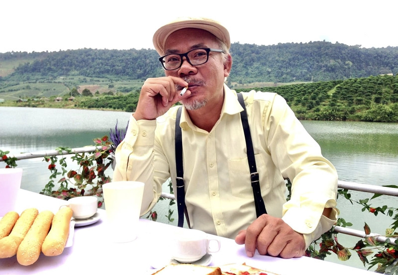 Đời nam nghệ sĩ leo rào bệnh viện thăm con, hơn 30 năm xa vợ - Ảnh 8. Đời nam nghệ sĩ leo rào bệnh viện thăm con, hơn 30 năm xa vợ - Ảnh 8.