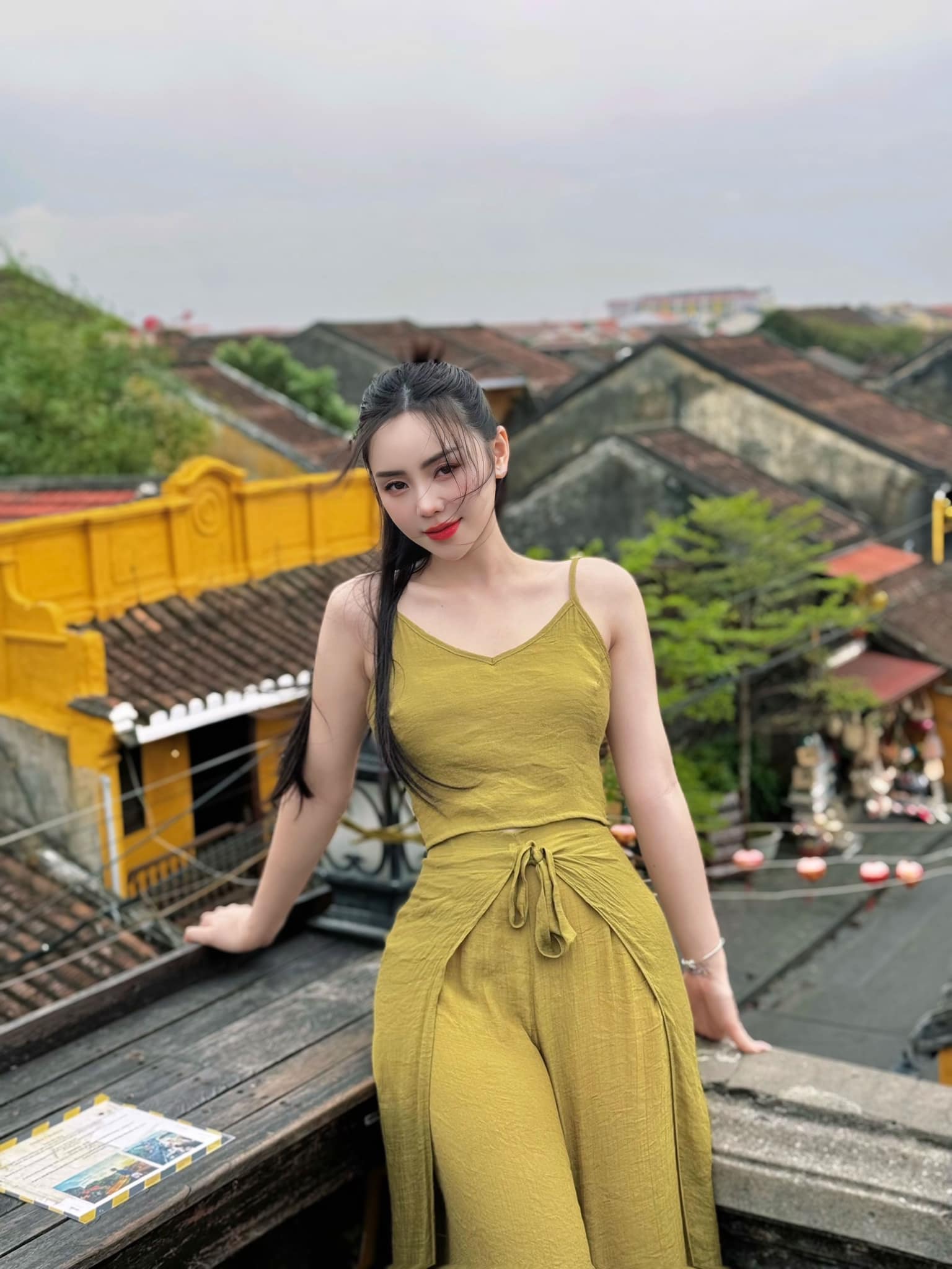 Mỹ nhân VFC quê Hưng Yên khoe mua xe Mercedes 2 tỷ, khán giả trầm trồ về sự giàu có 'tự thân' - Ảnh 8.