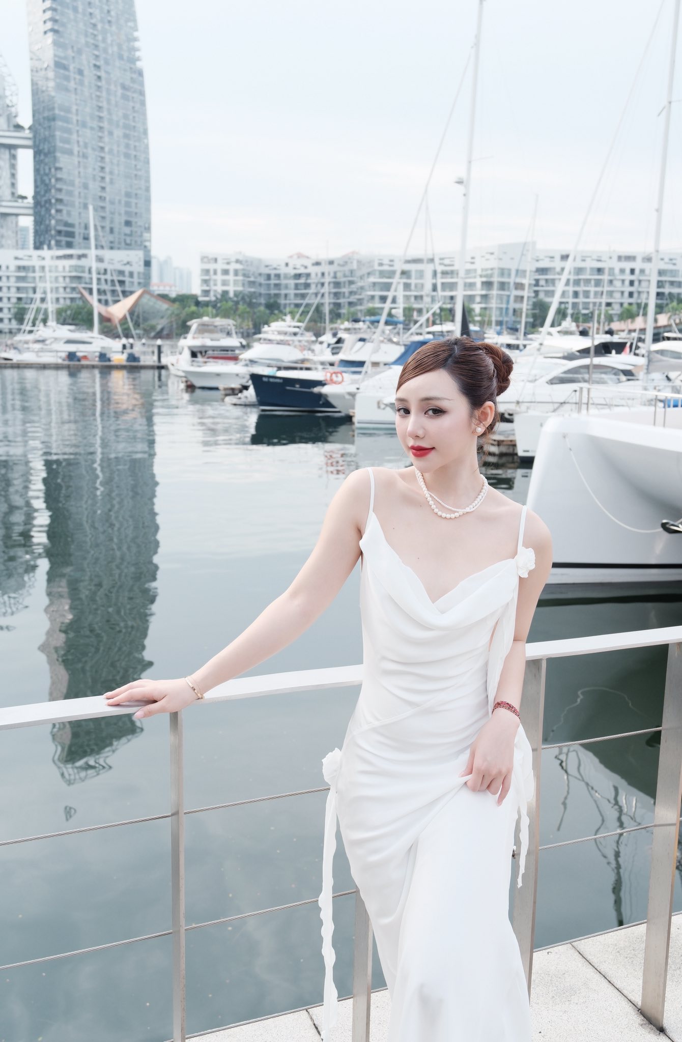 Mỹ nhân VFC quê Hưng Yên khoe mua xe Mercedes 2 tỷ, khán giả trầm trồ về sự giàu có 'tự thân' - Ảnh 9.