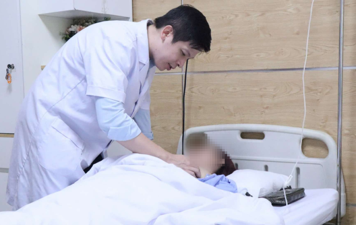 Mong thay đổi phong thủy, khách hàng đòi bác sĩ mổ lúc 1h sáng - Ảnh 1. Mong thay đổi phong thủy, khách hàng đòi bác sĩ mổ lúc 1h sáng - Ảnh 1.