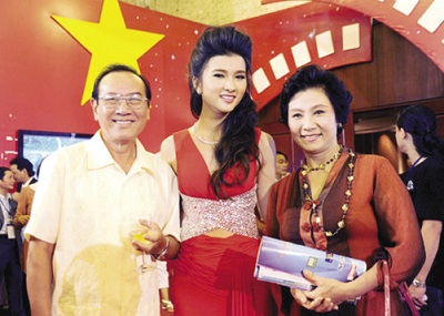 Người đàn bà quyền lực nhất trong 'Mặt trời lạnh', tuổi U90 tích cực đóng phim, từng là 'Hoa khôi màn ảnh' thập niên 1980- Ảnh 4. Người đàn bà quyền lực nhất trong 'Mặt trời lạnh', tuổi U90 tích cực đóng phim, từng là 'Hoa khôi màn ảnh' thập niên 1980- Ảnh 4.