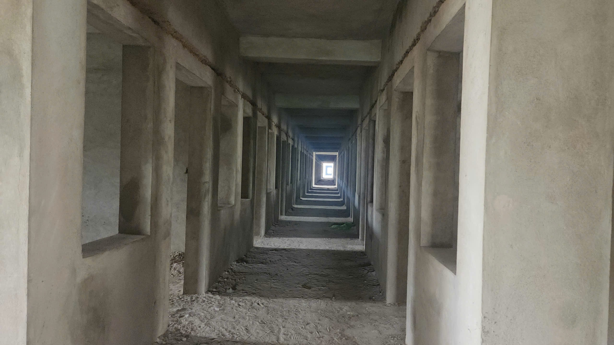 Thâm nhập bên trong ký túc xá bỏ hoang sắp trở thành nhà ở công vụ mới của Ninh Bình- Ảnh 6. Thâm nhập bên trong ký túc xá bỏ hoang sắp trở thành nhà ở công vụ mới của Ninh Bình- Ảnh 6.