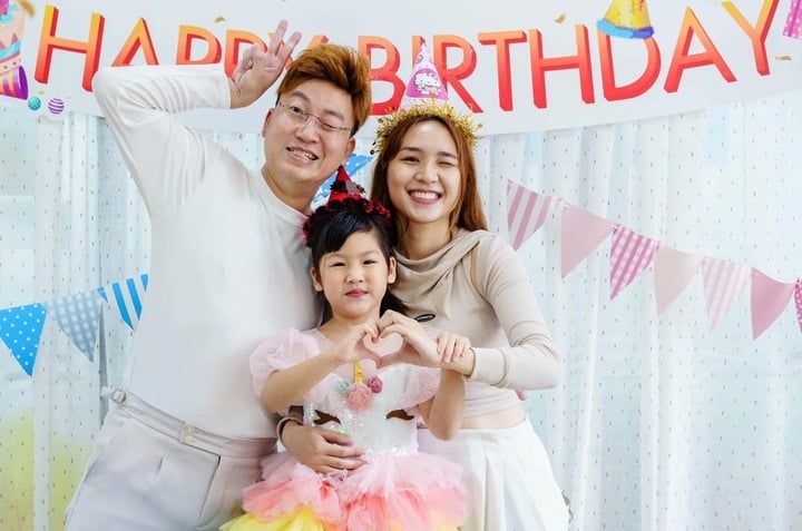 Nhạc sĩ nổi tiếng từng 2 lần mổ não, 5 năm sống như người thực vật giờ ra sao? - Ảnh 4. Nhạc sĩ nổi tiếng từng 2 lần mổ não, 5 năm sống như người thực vật giờ ra sao? - Ảnh 4.