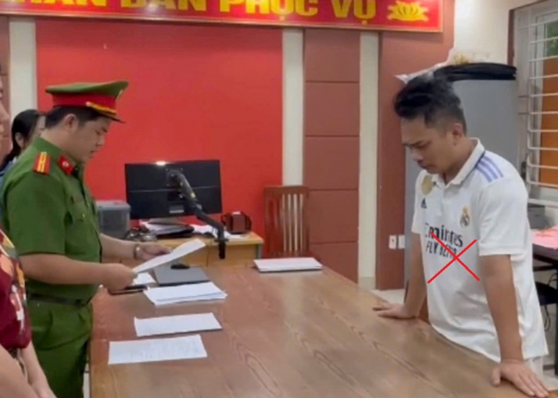 Khởi tố, bắt tạm giam giang hồ mạng Tiến 'bịp' - Ảnh 1. Khởi tố, bắt tạm giam giang hồ mạng Tiến 'bịp' - Ảnh 1.