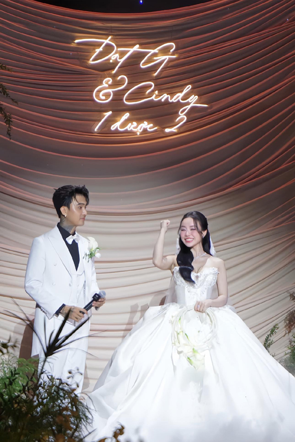 Hậu đám cưới Cindy Lư - Đạt G: Anh trai cô dâu viết tâm thư rơi nước mắt- Ảnh 2. Hậu đám cưới Cindy Lư - Đạt G: Anh trai cô dâu viết tâm thư rơi nước mắt- Ảnh 2.