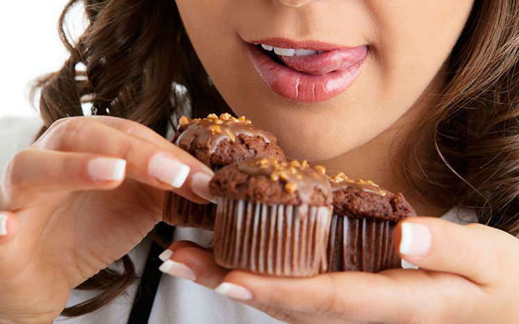 5 dấu hiệu cảnh báo bạn đang ăn quá nhiều đồ ngọt- Ảnh 2.