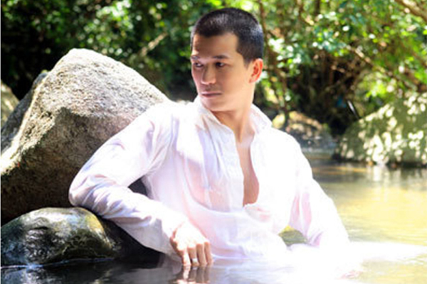 Nam ca sĩ tên Trường nổi danh với hit 'Chân tình' giờ sống kín tiếng ở Mỹ, đổi nghề, diện mạo khó nhận ra- Ảnh 5. Nam ca sĩ tên Trường nổi danh với hit 'Chân tình' giờ sống kín tiếng ở Mỹ, đổi nghề, diện mạo khó nhận ra- Ảnh 5.