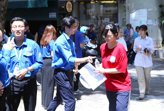 Tin sáng 15/7: Miền Bắc chuyển mưa dông vào cuối tuần; Muốn thi công chức phải đáp ứng những điều kiện gì?- Ảnh 5. Tin sáng 15/7: Miền Bắc chuyển mưa dông vào cuối tuần; Muốn thi công chức phải đáp ứng những điều kiện gì?- Ảnh 5.