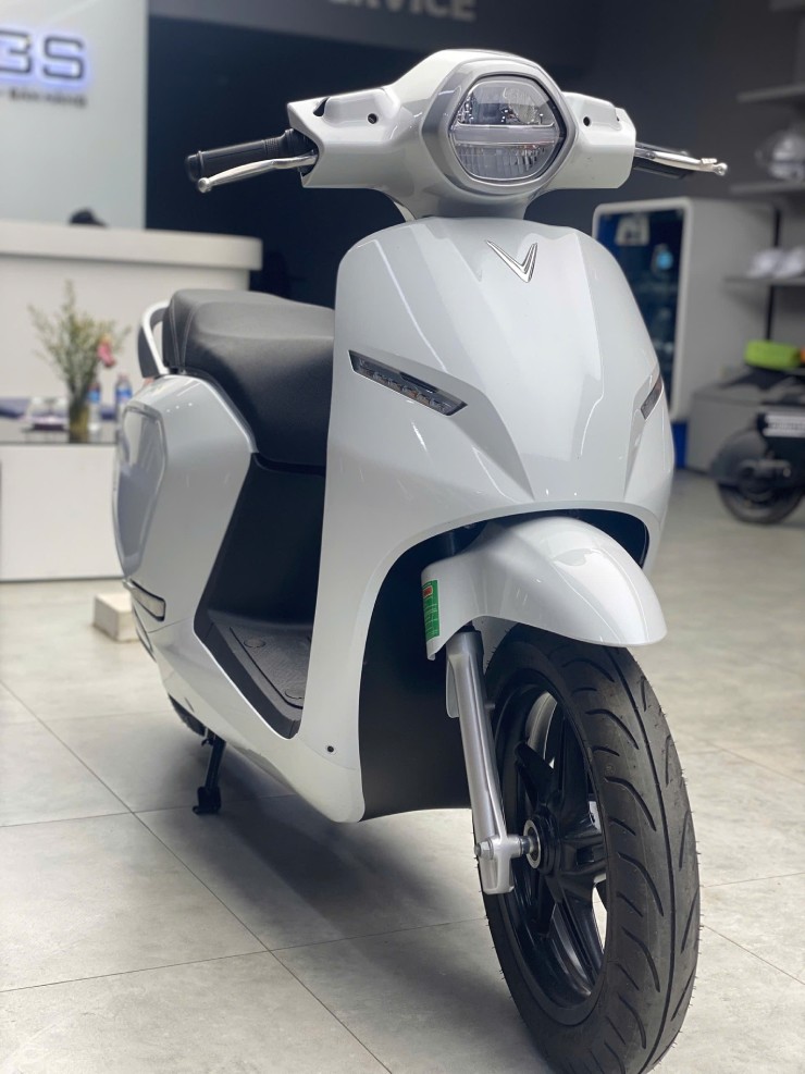 Xe máy điện giá 26 triệu đồng dáng đẹp, tiện ích trên thị trường Việt cực thích hợp với dân đô thị- Ảnh 3. Xe máy điện giá 26 triệu đồng dáng đẹp, tiện ích trên thị trường Việt cực thích hợp với dân đô thị- Ảnh 3.