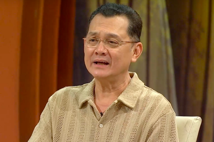 Nam NSƯT từng là công tử nhà giàu, phải đi bán báo, tấu hài nuôi mẹ - Ảnh 1. Nam NSƯT từng là công tử nhà giàu, phải đi bán báo, tấu hài nuôi mẹ - Ảnh 1.