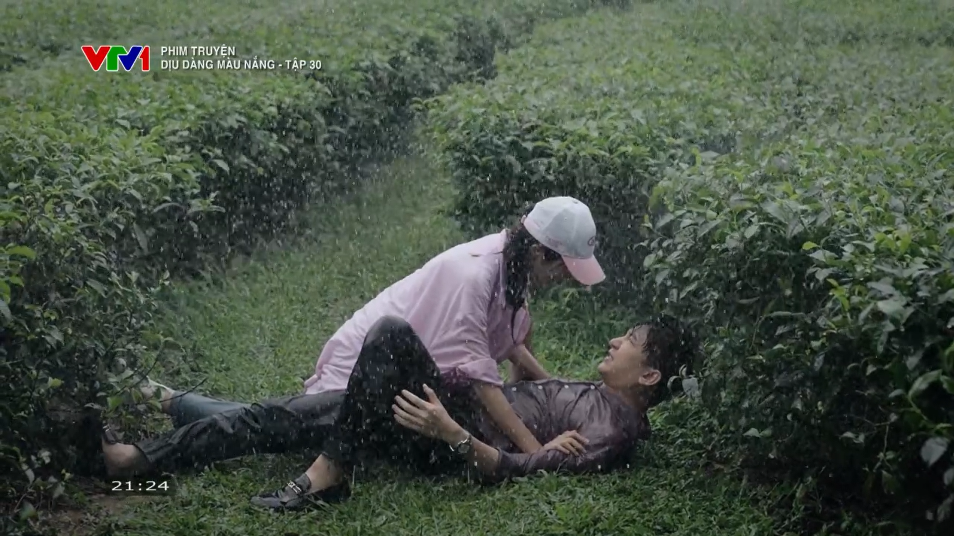 'Dịu dàng màu nắng' tập mới nhất: Xuân và Phong hiểu hơn về nhau, Nghĩa buồn bực vì không còn cơ hội- Ảnh 3. 'Dịu dàng màu nắng' tập mới nhất: Xuân và Phong hiểu hơn về nhau, Nghĩa buồn bực vì không còn cơ hội- Ảnh 3.