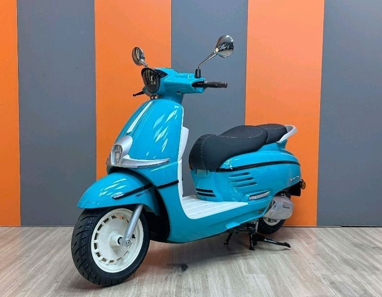 Xe ga 150cc giá 43,6 triệu đồng đẹp cổ điển trang bị như SH 160i, rẻ ngang Air Blade, chỉ nhỉnh hơn Vision- Ảnh 2. Xe ga 150cc giá 43,6 triệu đồng đẹp cổ điển trang bị như SH 160i, rẻ ngang Air Blade, chỉ nhỉnh hơn Vision- Ảnh 2.