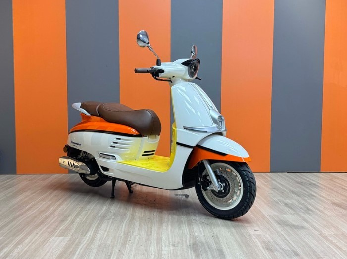 Xe ga 150cc giá 43,6 triệu đồng đẹp cổ điển trang bị như SH 160i, rẻ ngang Air Blade, chỉ nhỉnh hơn Vision- Ảnh 4. Xe ga 150cc giá 43,6 triệu đồng đẹp cổ điển trang bị như SH 160i, rẻ ngang Air Blade, chỉ nhỉnh hơn Vision- Ảnh 4.