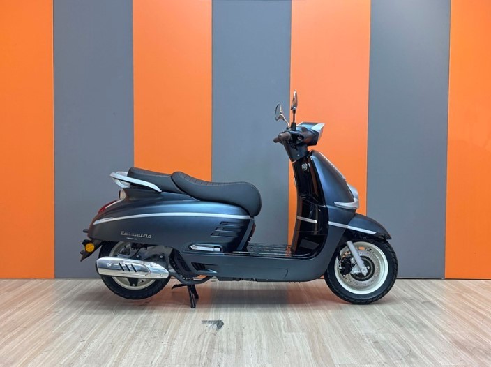 Xe ga 150cc giá 43,6 triệu đồng đẹp cổ điển trang bị như SH 160i, rẻ ngang Air Blade, chỉ nhỉnh hơn Vision- Ảnh 6. Xe ga 150cc giá 43,6 triệu đồng đẹp cổ điển trang bị như SH 160i, rẻ ngang Air Blade, chỉ nhỉnh hơn Vision- Ảnh 6.