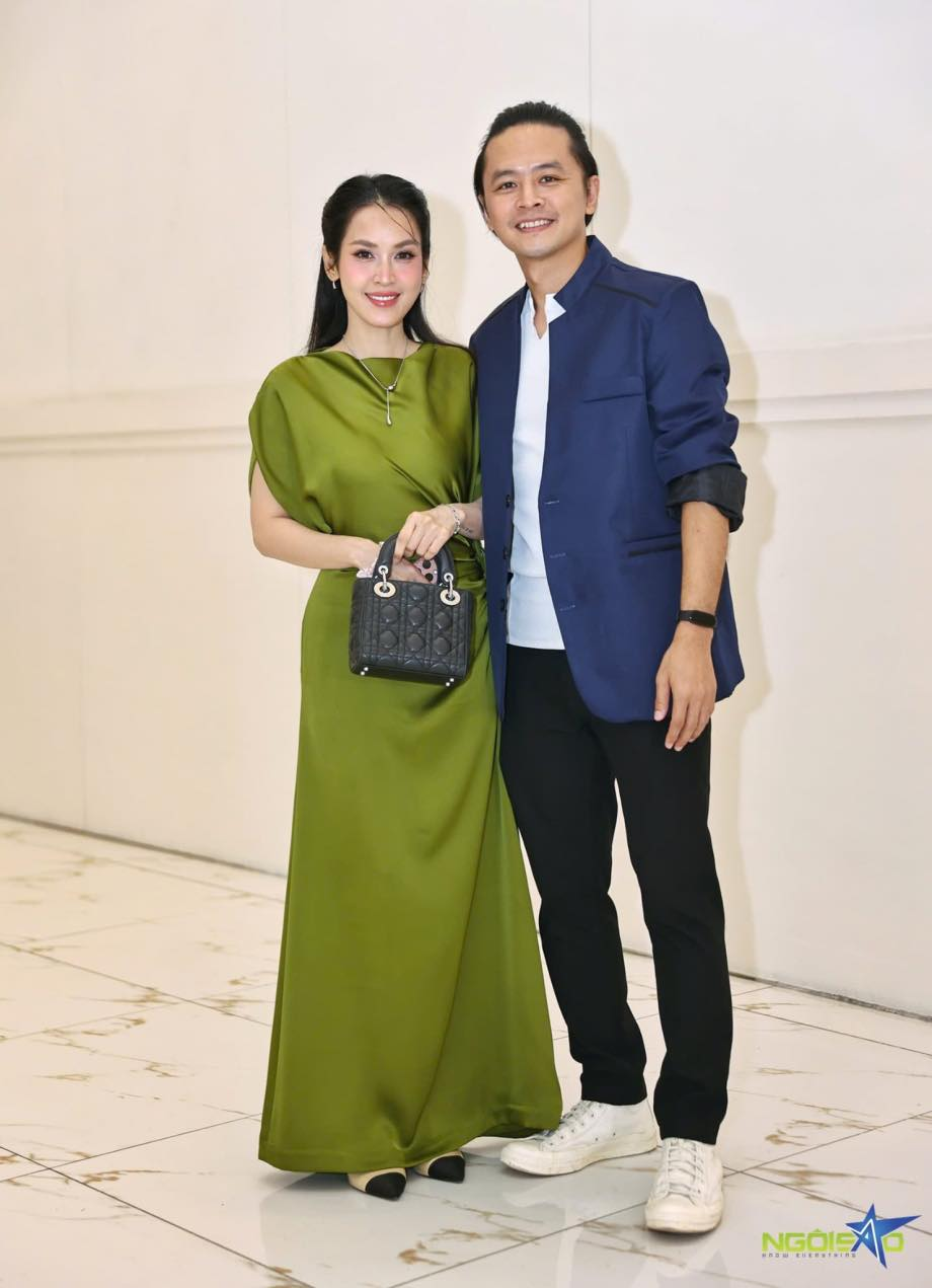 Nhiều nghệ sĩ nổi tiếng tham dự đám cưới "bé An Đất Phương Nam" Hùng Thuận và cô dâu Tuệ Lâm - Ảnh 4. Nhiều nghệ sĩ nổi tiếng tham dự đám cưới "bé An Đất Phương Nam" Hùng Thuận và cô dâu Tuệ Lâm - Ảnh 4.