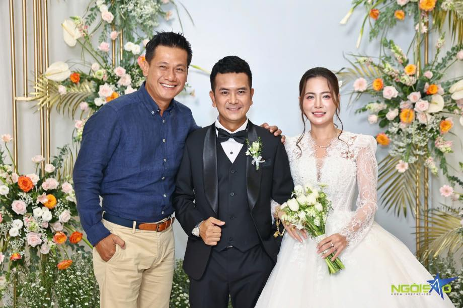 Nhiều nghệ sĩ nổi tiếng tham dự đám cưới "bé An Đất Phương Nam" Hùng Thuận và cô dâu Tuệ Lâm - Ảnh 5. Nhiều nghệ sĩ nổi tiếng tham dự đám cưới "bé An Đất Phương Nam" Hùng Thuận và cô dâu Tuệ Lâm - Ảnh 5.