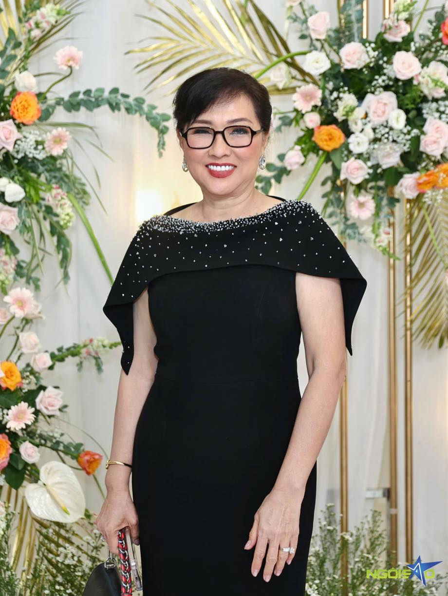 Nhiều nghệ sĩ nổi tiếng tham dự đám cưới "bé An Đất Phương Nam" Hùng Thuận và cô dâu Tuệ Lâm - Ảnh 3. Nhiều nghệ sĩ nổi tiếng tham dự đám cưới "bé An Đất Phương Nam" Hùng Thuận và cô dâu Tuệ Lâm - Ảnh 3.