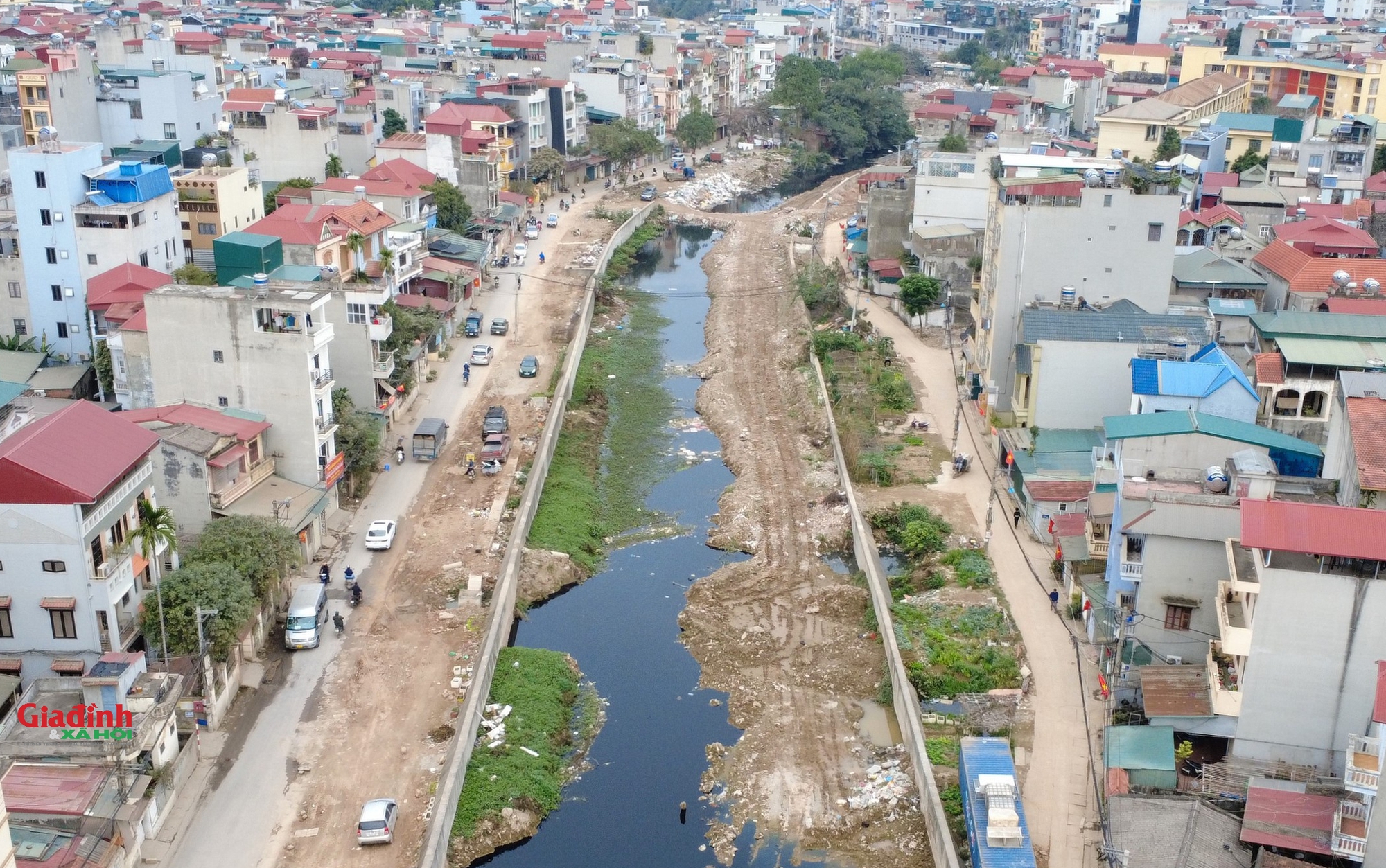 Hà Nội: Đường Ngô Quyền làm cao hơn nền nhà 'cả mét', người dân bắc cầu vào nhà- Ảnh 11. Hà Nội: Đường Ngô Quyền làm cao hơn nền nhà 'cả mét', người dân bắc cầu vào nhà- Ảnh 11.