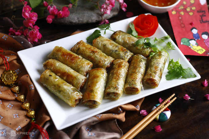 Nữ ca sĩ Hà Nội một năm mới 'làm dâu' một lần, trổ tài làm nem rán đặc sản Hà Nội giòn ngon, chuẩn vị đãi nhà chồng Tây- Ảnh 17. Nữ ca sĩ Hà Nội một năm mới 'làm dâu' một lần, trổ tài làm nem rán đặc sản Hà Nội giòn ngon, chuẩn vị đãi nhà chồng Tây- Ảnh 17.