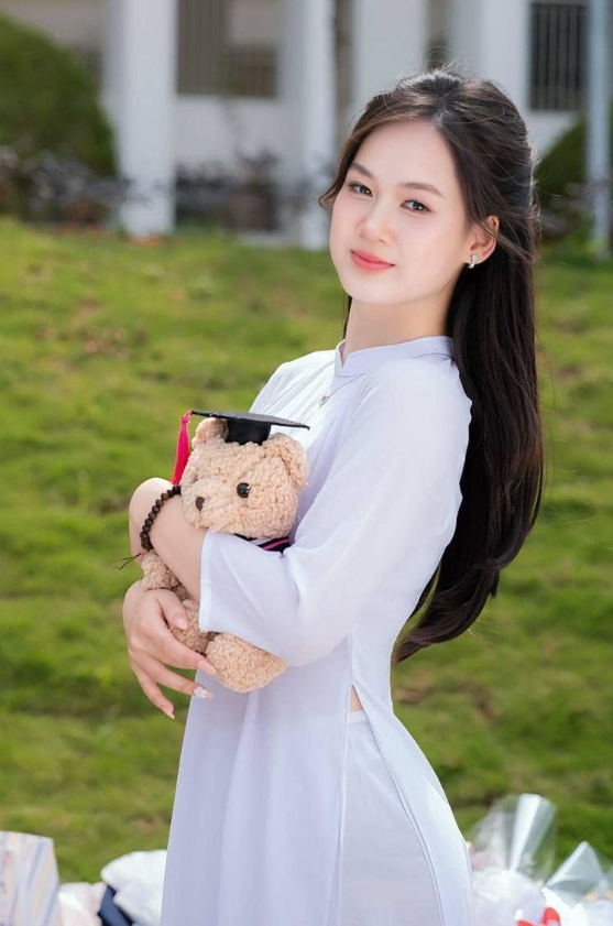 Tiết lộ điều ít biết về nữ thủ khoa quê Phú Thọ gây bão mạng, đạt điểm tuyệt đối 3 môn Toán - Lý - Hóa - Ảnh 2. Tiết lộ điều ít biết về nữ thủ khoa quê Phú Thọ gây bão mạng, đạt điểm tuyệt đối 3 môn Toán - Lý - Hóa - Ảnh 2.