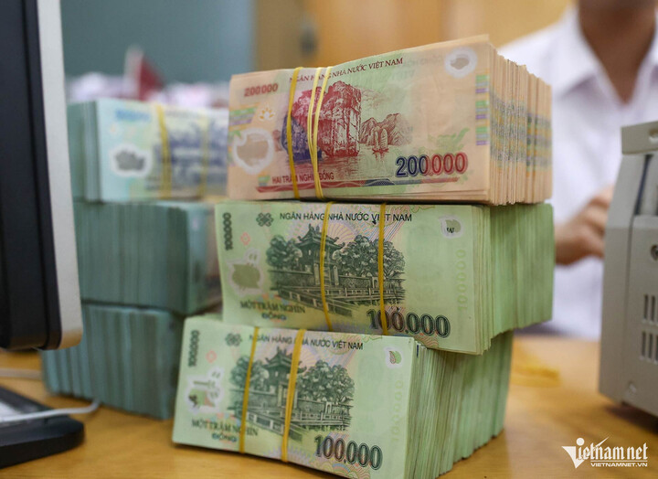 Xuất hiện ngân hàng có lãi suất tiết kiệm 7,7%: Gửi tiết kiệm 200 triệu đồng 12 tháng được bao nhiêu tiền lãi?- Ảnh 2. Xuất hiện ngân hàng có lãi suất tiết kiệm 7,7%: Gửi tiết kiệm 200 triệu đồng 12 tháng được bao nhiêu tiền lãi?- Ảnh 2.