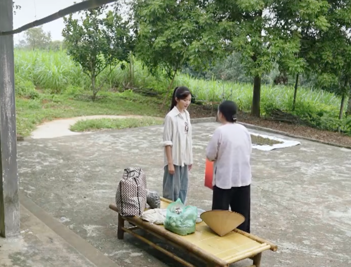'Dịu dàng màu nắng' tập mới nhất: Thảo bị đại gia bạo hành, vợ chồng Bắc yêu thương trở lại- Ảnh 1. 'Dịu dàng màu nắng' tập mới nhất: Thảo bị đại gia bạo hành, vợ chồng Bắc yêu thương trở lại- Ảnh 1.