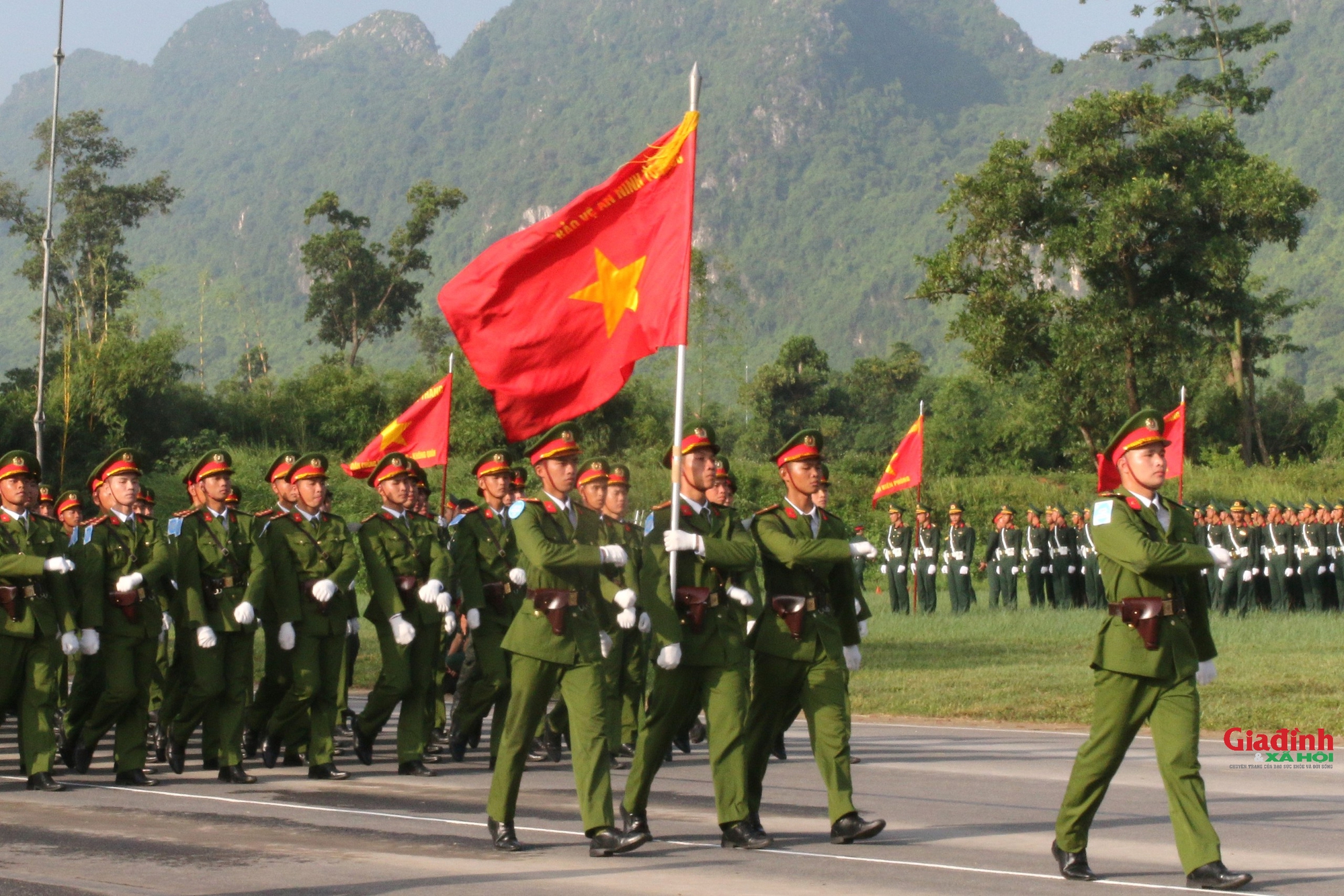 Ngắm loạt khí tài hiện đại lần đầu hợp luyện cùng khối diễu binh chuẩn bị kỷ niệm 2/9 - Ảnh 2. Ngắm loạt khí tài hiện đại lần đầu hợp luyện cùng khối diễu binh chuẩn bị kỷ niệm 2/9 - Ảnh 2.