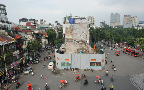 Hà Nội: Chính thức hoàn thành việc phá dỡ tòa nhà "Hàm cá mập"