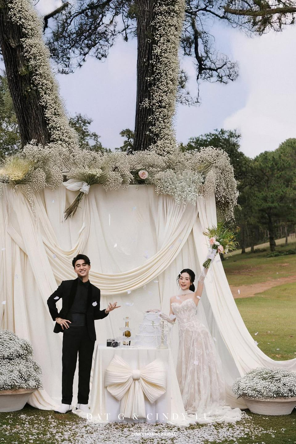 Cùng ngắm nhìn bộ ảnh cưới "tình bể bình" của cặp đôi Đạt G - Cindy Lư sau lễ cưới- Ảnh 5. Cùng ngắm nhìn bộ ảnh cưới "tình bể bình" của cặp đôi Đạt G - Cindy Lư sau lễ cưới- Ảnh 5.