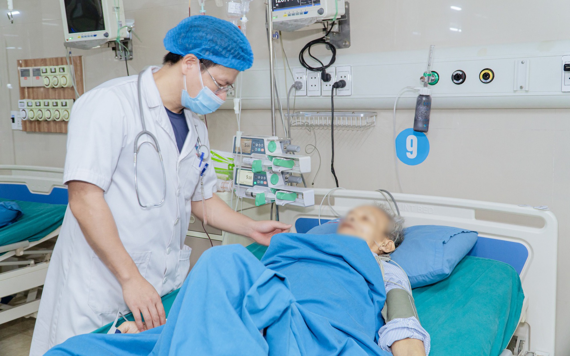 Người đàn ông bị vỡ u gan nhập viện cấp cứu vì 1 sai lầm nhiều người Việt mắc phải