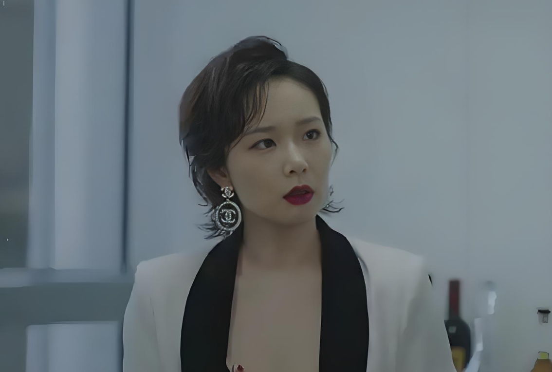 Mẹ chồng không thích con dâu giỏi giang nên dù kiếm được rất nhiều tiền nhưng tôi phải giấu kĩ, sợ nhà chồng biết- Ảnh 1. Mẹ chồng không thích con dâu giỏi giang nên dù kiếm được rất nhiều tiền nhưng tôi phải giấu kĩ, sợ nhà chồng biết- Ảnh 1.