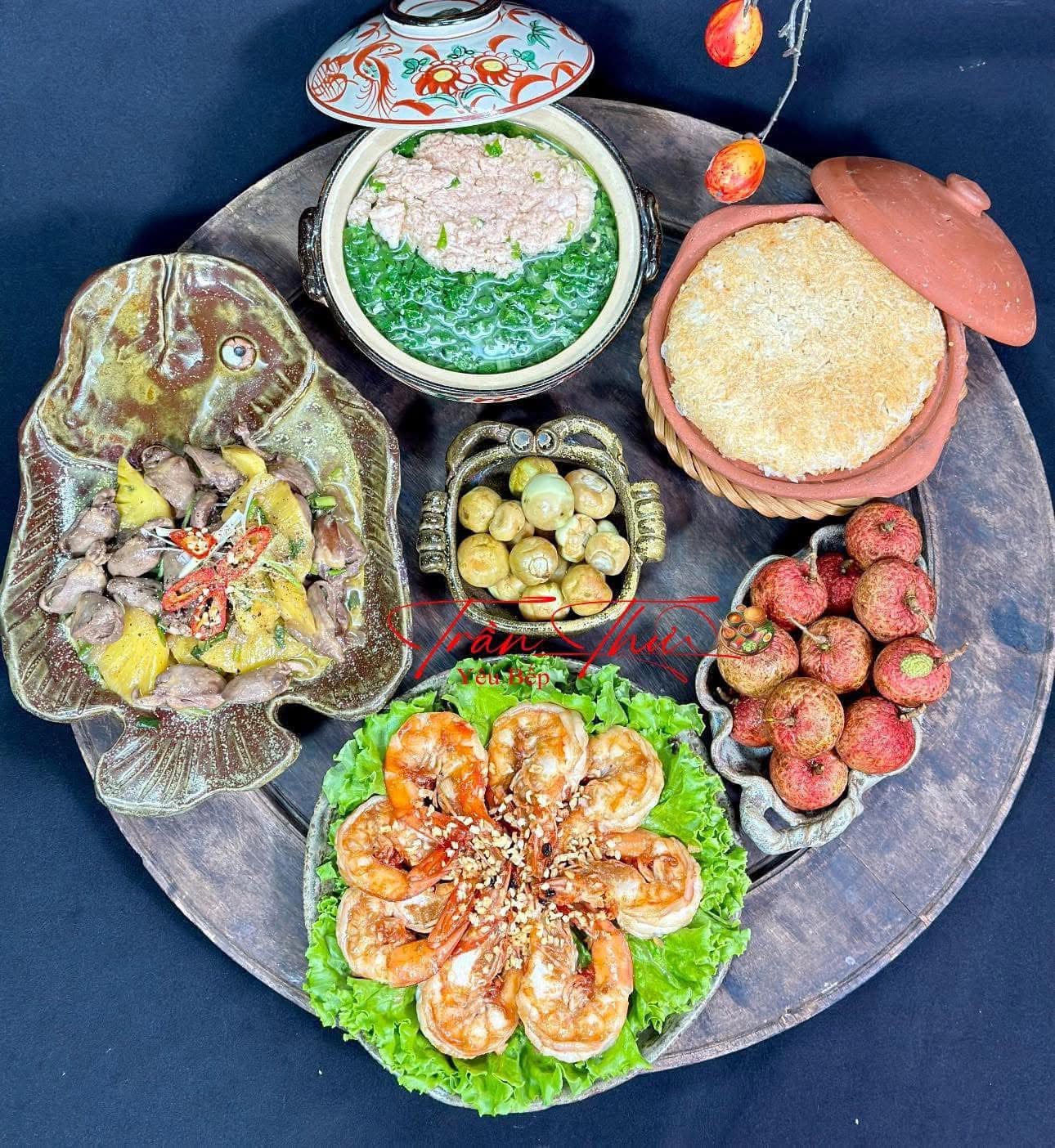Pratos deliciosos para a família: 18 bandejas de refeições cheias de amor e carinho todos os dias - Foto 2. Món ăn ngon cho gia đình - hương vị yêu thương từ mâm cơm ấm áp mỗi ngày - Ảnh 2.
