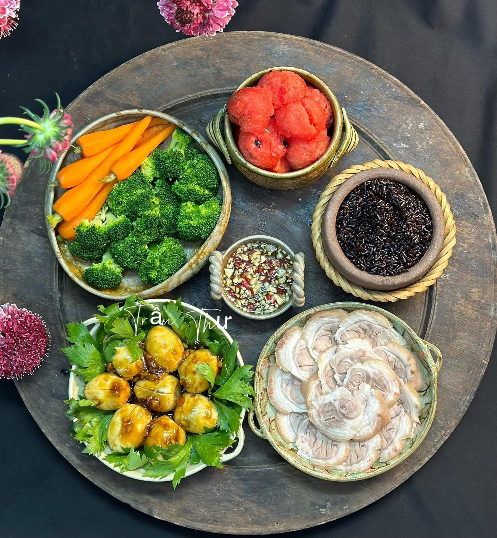Pratos deliciosos para a família: 18 bandejas de refeições cheias de amor e carinho todos os dias - Foto 10. Món ăn ngon cho gia đình - hương vị yêu thương từ mâm cơm ấm áp mỗi ngày - Ảnh 10.