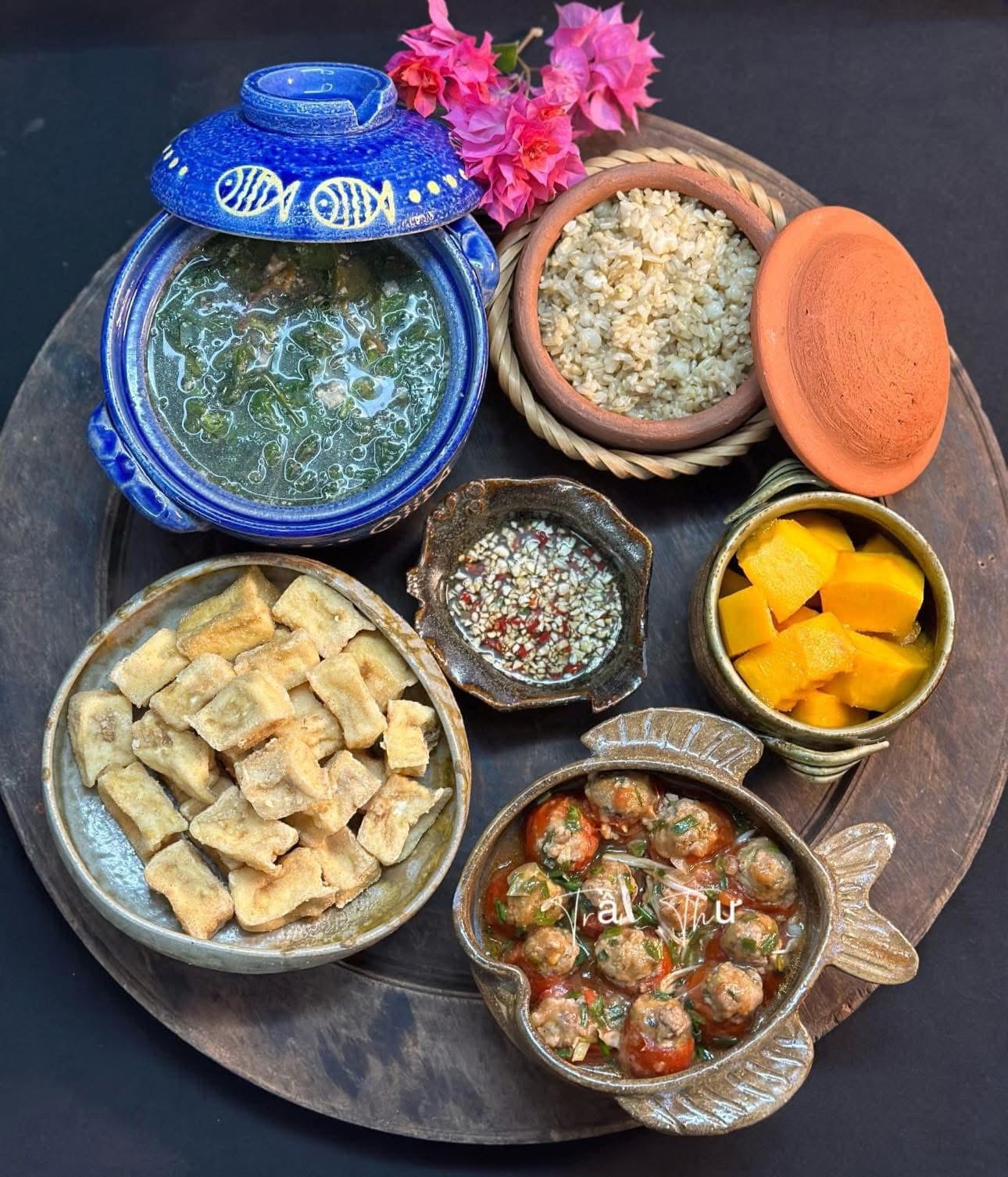 Pratos deliciosos para a família: 18 bandejas de refeições cheias de amor e carinho todos os dias - Foto 12. Món ăn ngon cho gia đình - hương vị yêu thương từ mâm cơm ấm áp mỗi ngày - Ảnh 12.