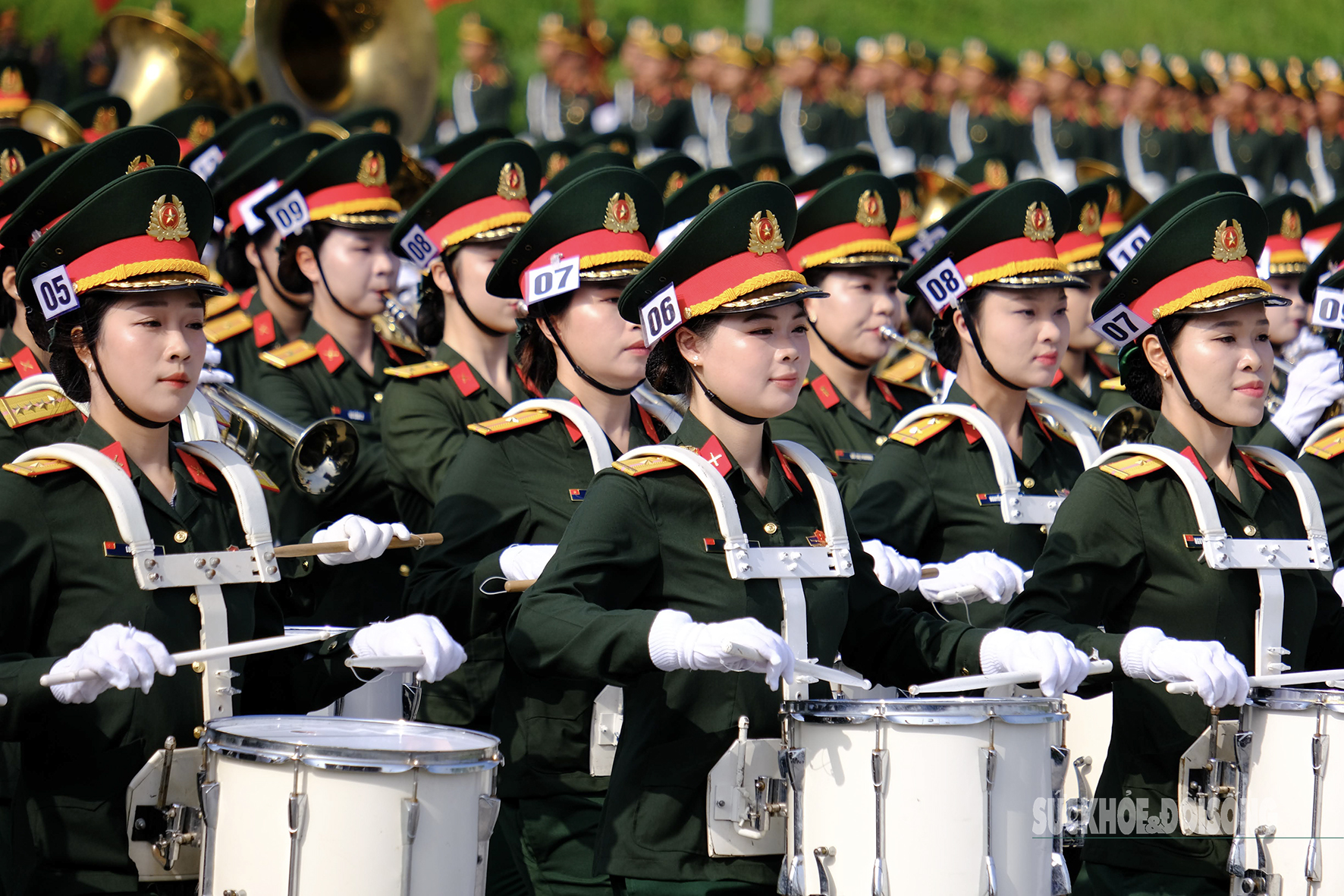Khối nữ Quân y ‘khoe’ khí chất trong bộ quân phục rằn ri hiện đại- Ảnh 9.