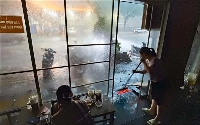 mua-dong-ha-noi-19725-10-1752924241631-1752924242113384734745.jpg