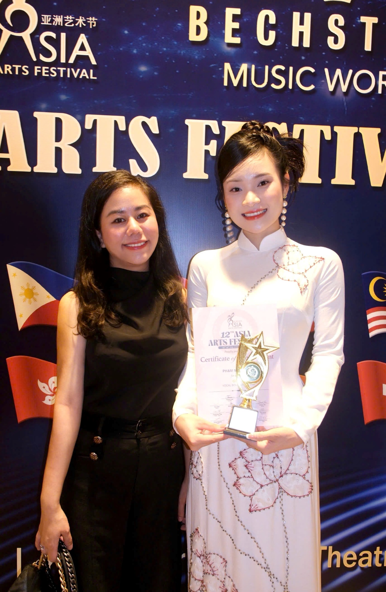 Giọng ca nữ quê Hưng Yên vừa giành Cúp vàng Asia Arts Festival 2025 là ai? - Ảnh 2.