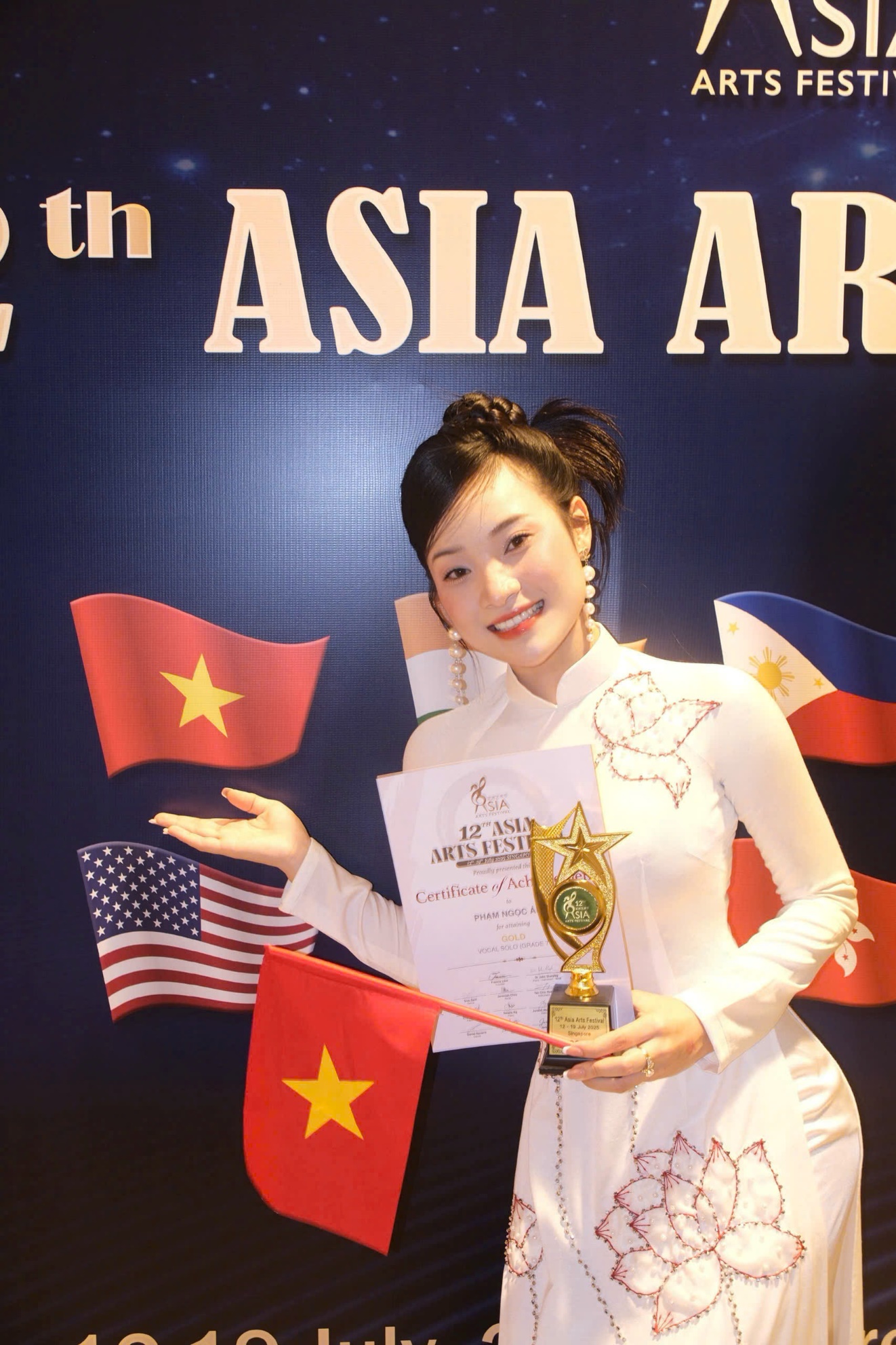 Giọng ca nữ quê Hưng Yên vừa giành Cúp vàng Asia Arts Festival 2025 là ai? - Ảnh 1.