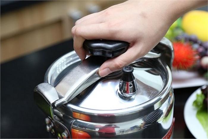 5 sai lầm khi hầm xương khiến nước dùng đục và mất chất dinh dưỡng - Ảnh 3.