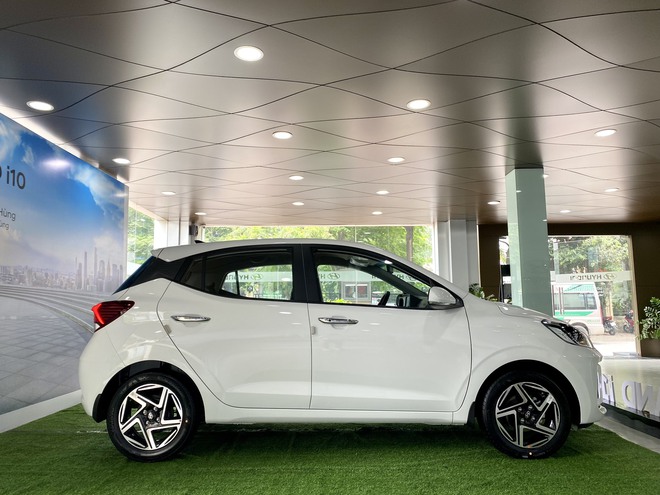 Giá lăn bánh Hyundai Grand i10 mới nhất giảm chưa từng có, rẻ kỷ lục, dẫn đầu xe hatchback hạng A rẻ nhất- Ảnh 4. Giá lăn bánh Hyundai Grand i10 mới nhất giảm chưa từng có, rẻ kỷ lục, dẫn đầu xe hatchback hạng A rẻ nhất- Ảnh 4.